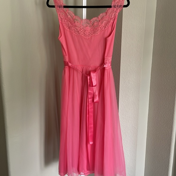 Vintage pink sleepwear nightgown with robe - Picture 8 of 8